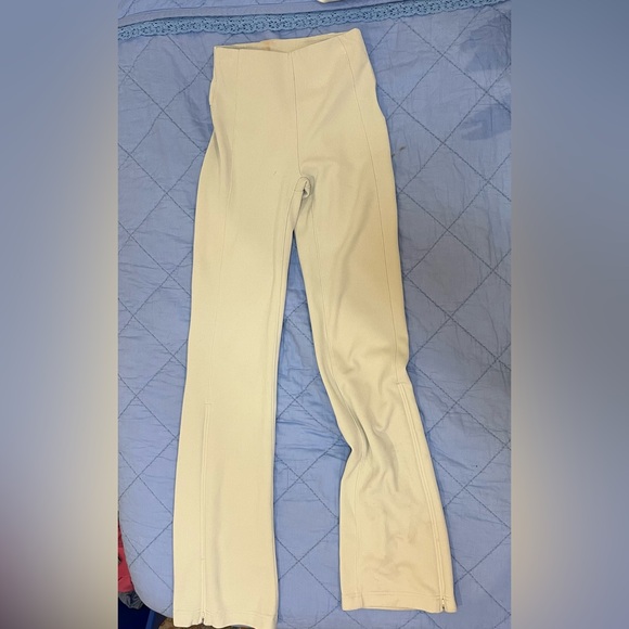 (0)Lululemon flare leggings - Picture 2 of 7